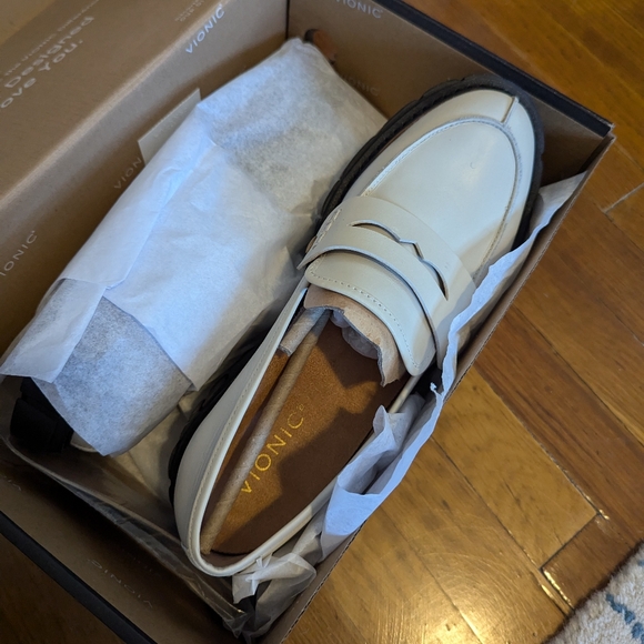 Vionic Elodie Cream - Picture 2 of 14